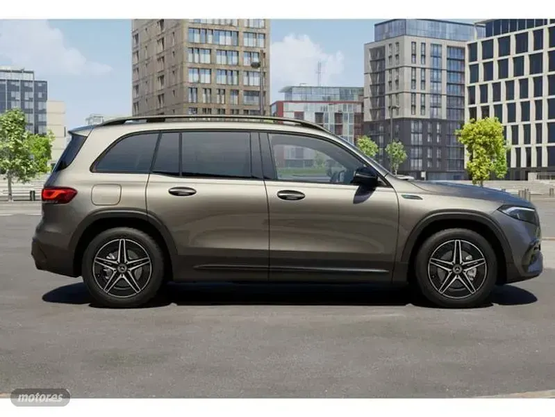 Usado Mercedes EQB300 AMG line 167 kW (228 CV) 2022 Mountaingrau  met. SUV