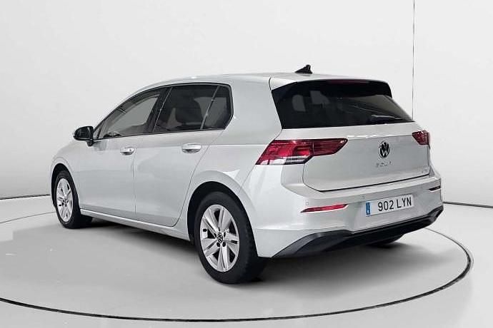 Usado VW Golf VIII Life 111 CV (81 kW) 2022 Gris Utilitario