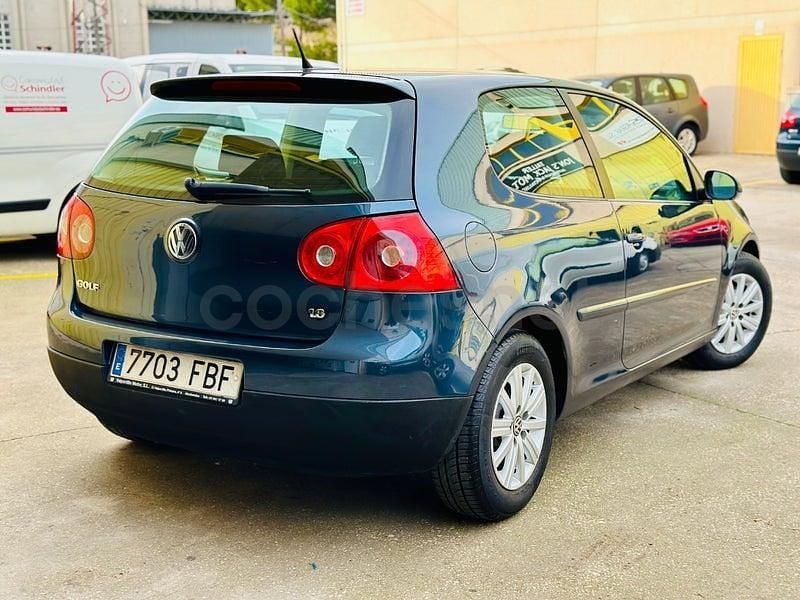 Usado VW Golf V Sportline 102 CV (75 kW) 2007 Azul Berlina