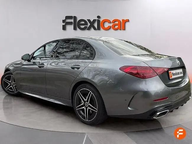 Usado Mercedes C220 200 HP (147 kW) 2022 Cinzento Sedan