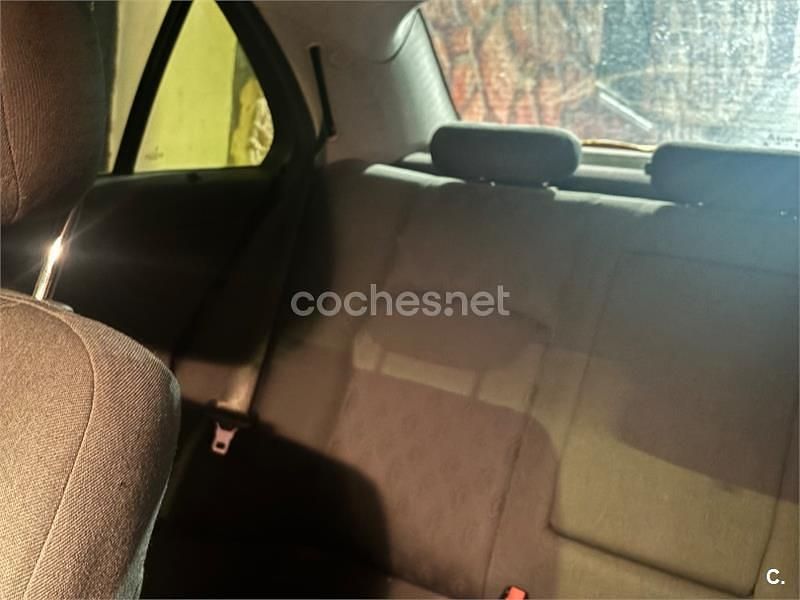 Usado Mercedes C200 Classic 116 CV (85 kW) 2002 Gris / plata Berlina