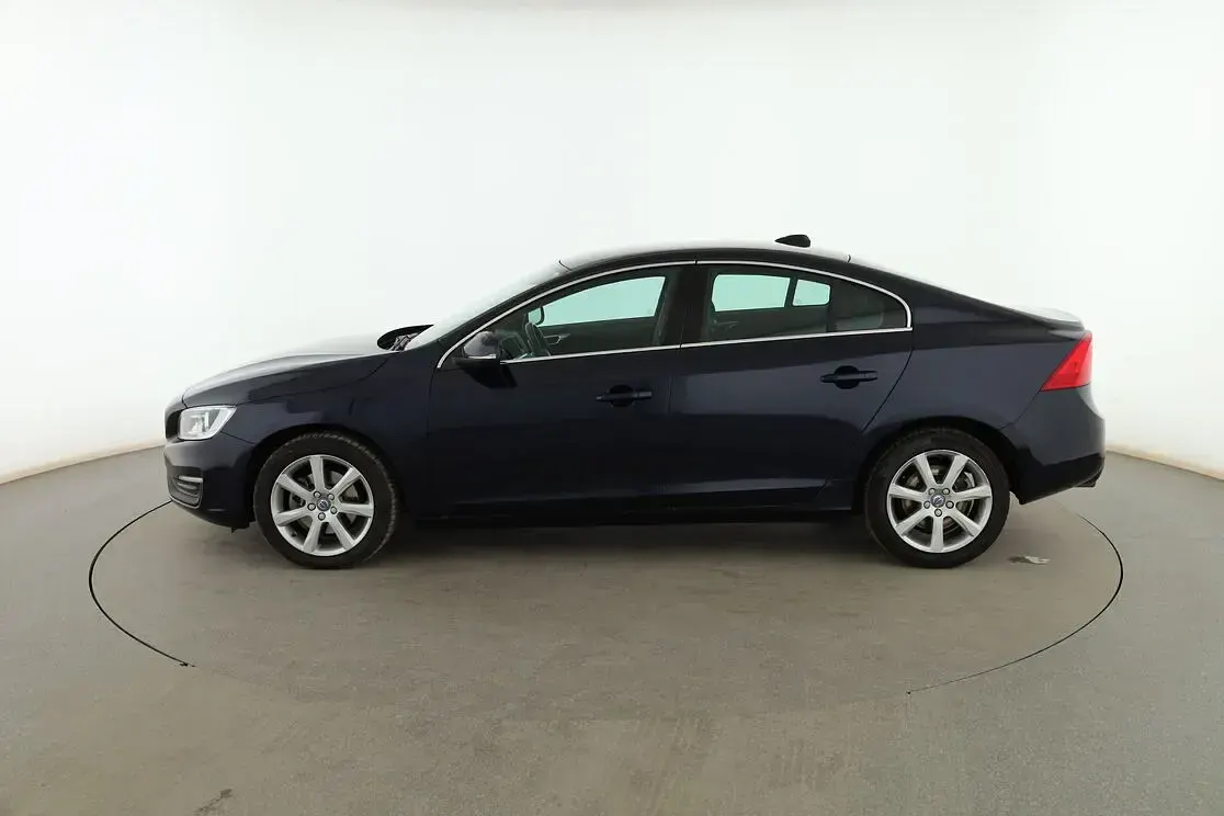 Usado Volvo S60 Momentum 150 CV (110 kW) 2015 Azul Berlina