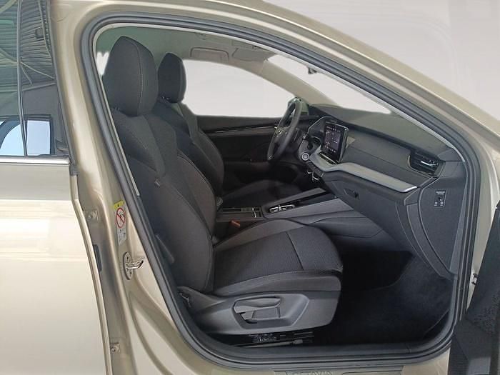 Nuevo Skoda Octavia Selection 150 CV (110 kW) 2025 Beige Familiar