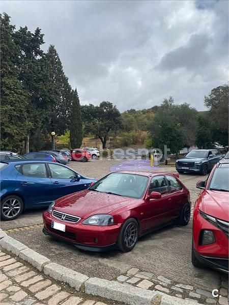 Usado Honda Civic 160 CV (117 kW) 1999 Rojo Berlina