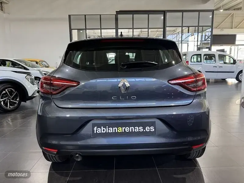 Usado Renault Clio Business 90 CV (66 kW) 2022 Gris Utilitario
