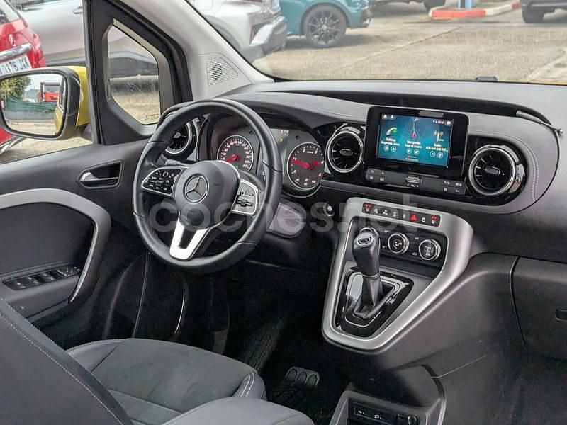 Usado Mercedes T180 116 CV (85 kW) 2023 Amarillo Monovolumen