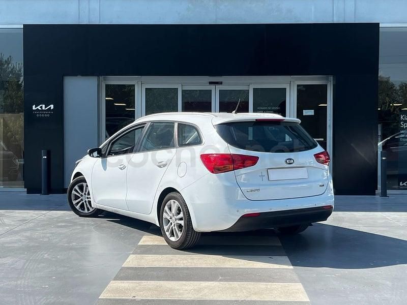Usado Kia Ceed Sportswagon 128 CV (94 kW) 2015 Blanco Familiar