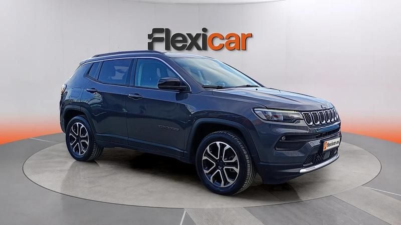 Usado Jeep Compass Limited 190 CV (139 kW) 2022 Gris SUV