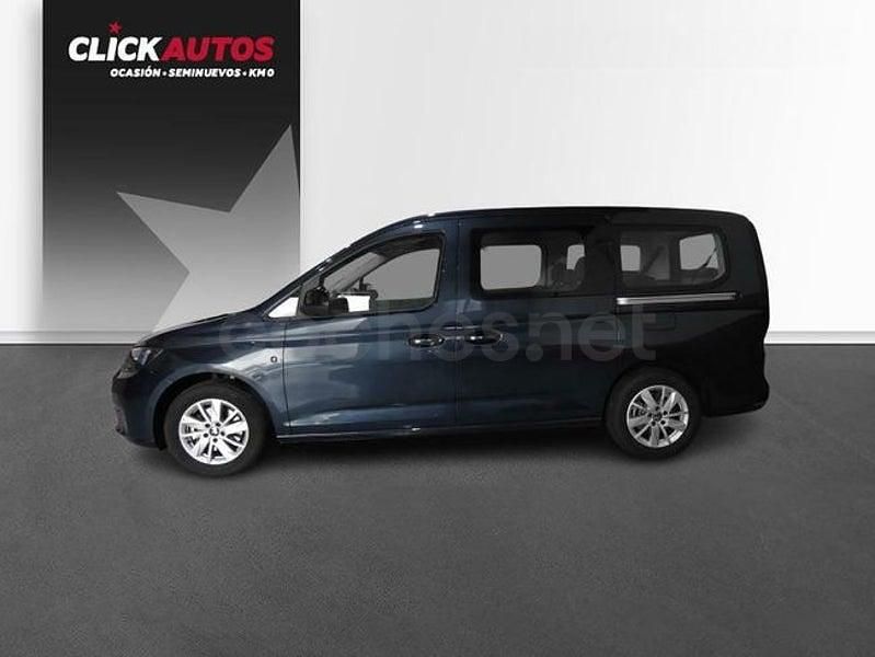 Usado VW Caddy Maxi 102 CV (75 kW) 2024 Azul Monovolumen