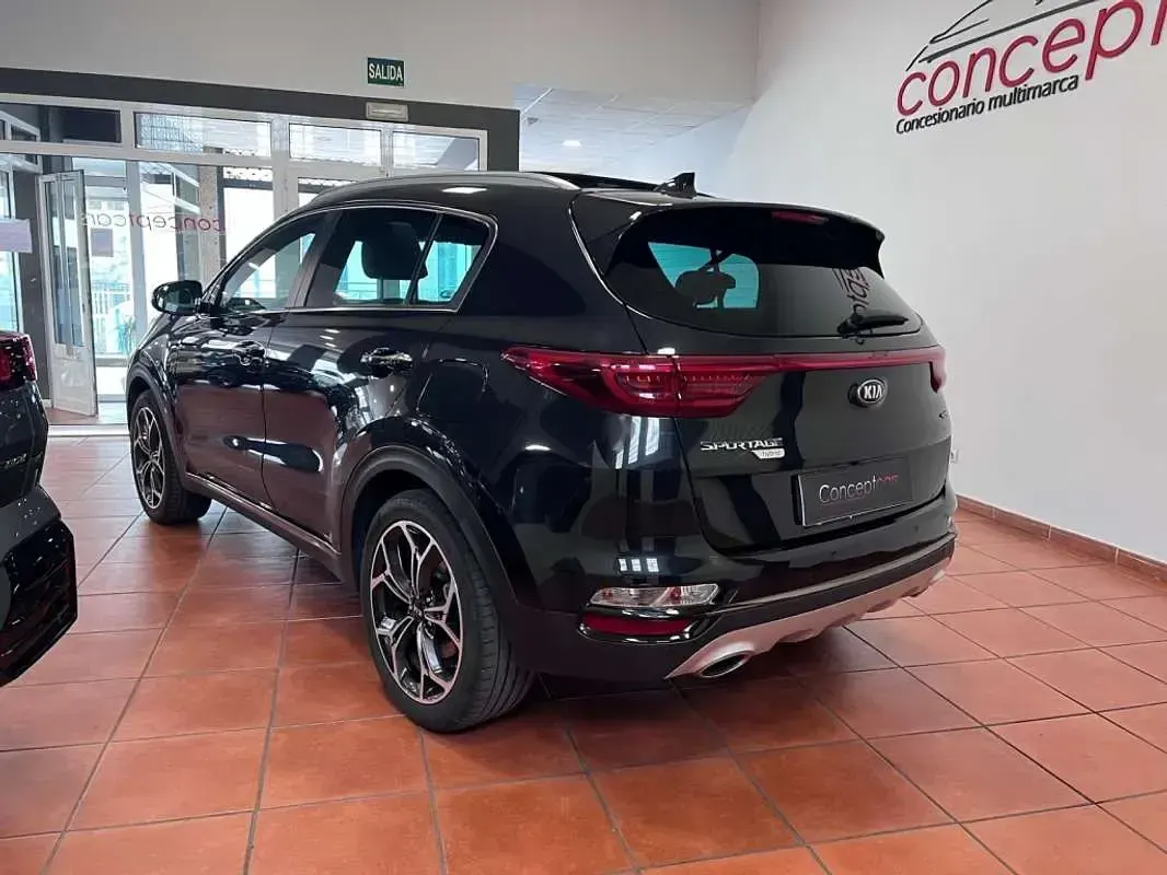 Usado Kia Sportage GT-Line 136 CV (100 kW) 2020 Negro SUV
