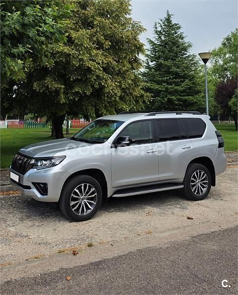 Usado Toyota Land Cruiser Limited 177 CV (130 kW) 2021 Gris / plata SUV