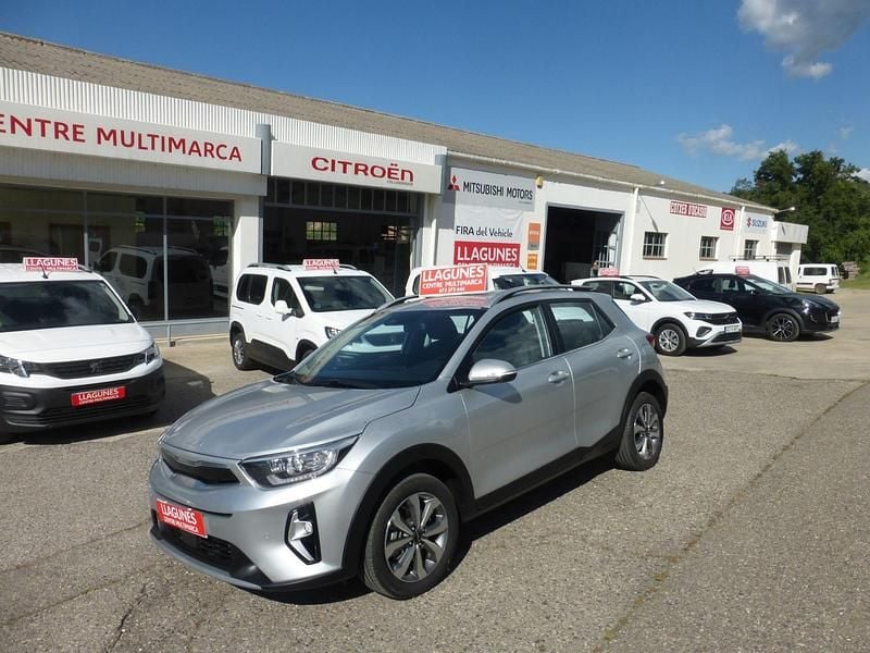 Gris Usado 2024 Kia Stonic SUV | 19.500 € (Precio justo) - Imagen 1/4