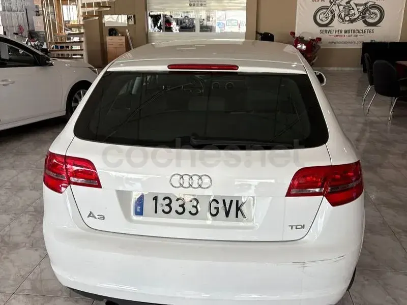 Usado Audi A3 Ambition 105 CV (77 kW) 2010 Blanco Utilitario