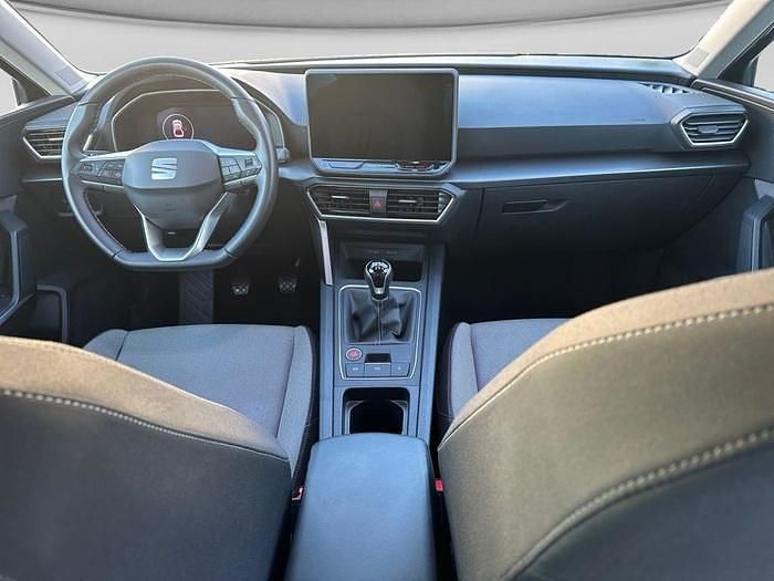 Usado Seat Leon Style 116 CV (85 kW) 2025 Negro