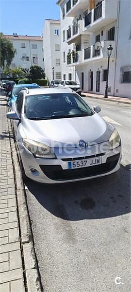 Usado Renault Mégane GrandTour Dynamique 105 CV (77 kW) 2009 Gris / plata Familiar