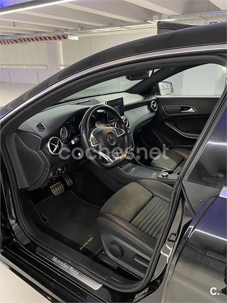 Usado Mercedes CLA200 Shooting Brake AMG line 136 CV (100 kW) 2016 Negro Familiar