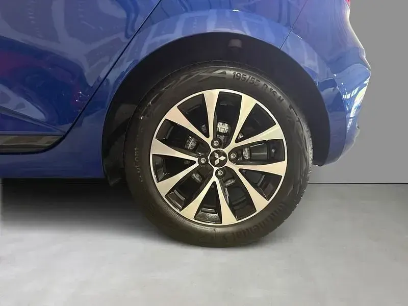 Usado Mitsubishi Colt 90 CV (66 kW) 2024 Gris volcanic Utilitario