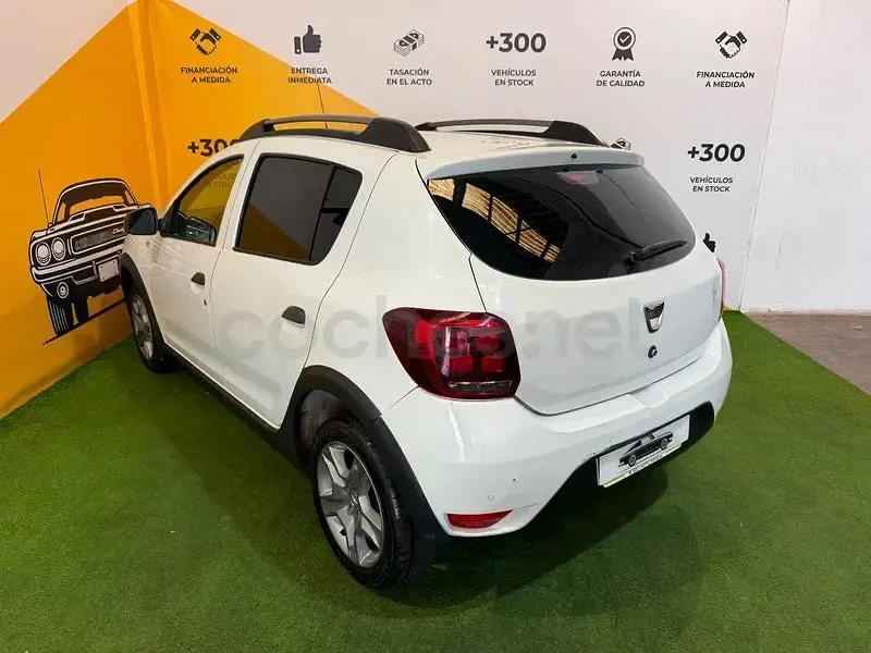 Usado Dacia Sandero Essentiel 73 CV (53 kW) 2018 Blanco Berlina