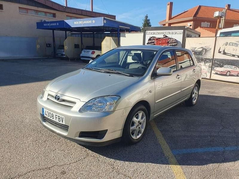 Usado Toyota Corolla Luna 90 CV (66 kW) 2006 Beige Utilitario