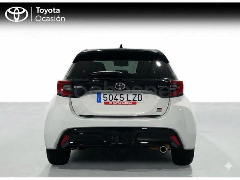 Usado Toyota Yaris Hybrid Sport 116 CV (85 kW) 2022 Blanco Berlina