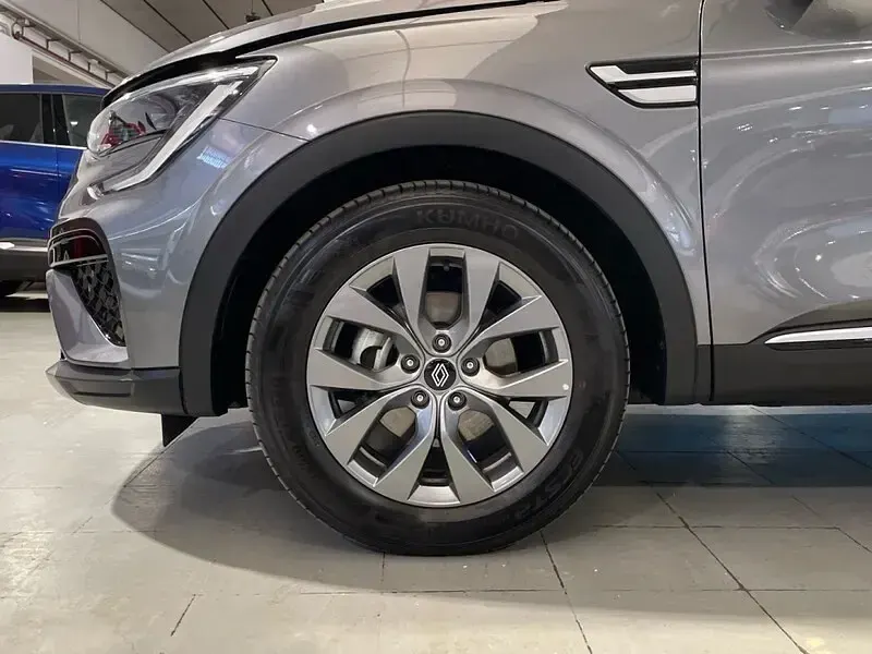 Usado Renault Arkana Techno 145 CV (106 kW) 2025 Gris SUV