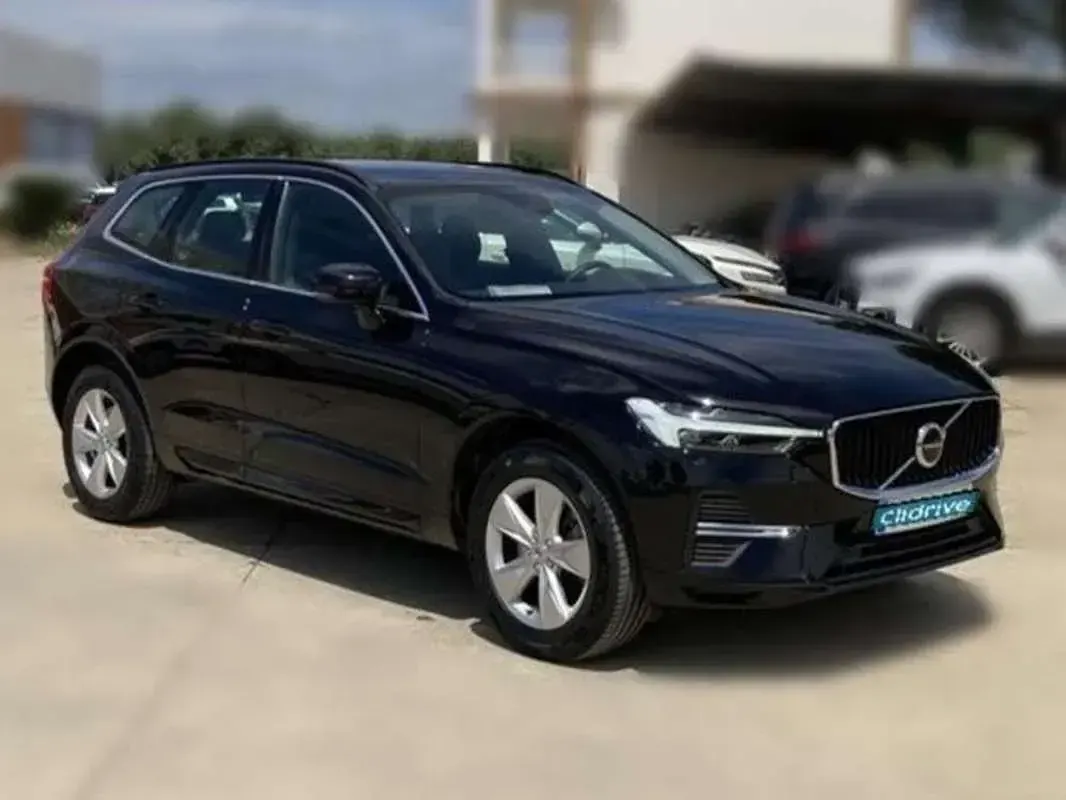 Usado Volvo XC60 Momentum 197 CV (144 kW) 2022 Negro SUV