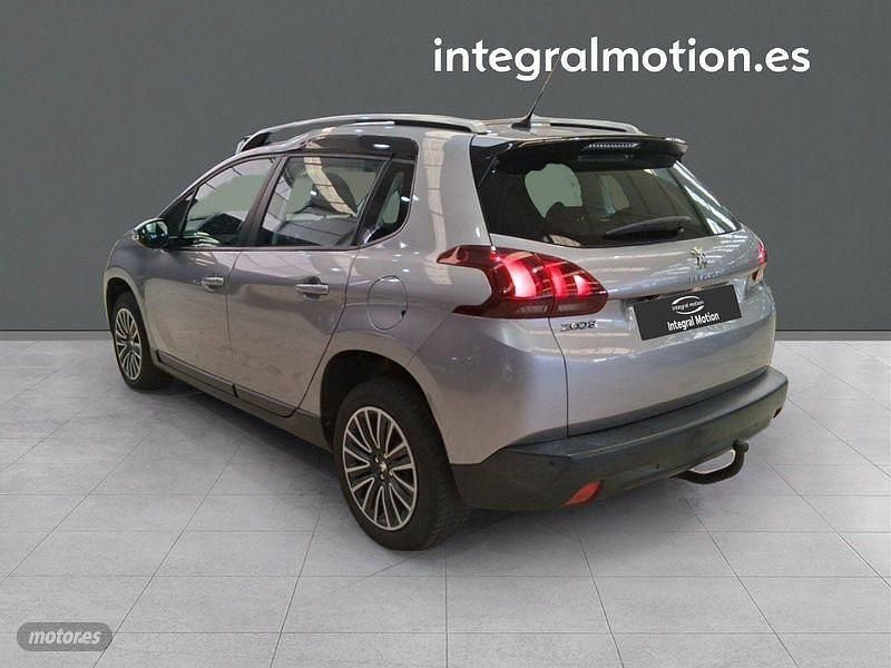 Usado Peugeot 2008 Active 102 CV (75 kW) 2019 Gris SUV