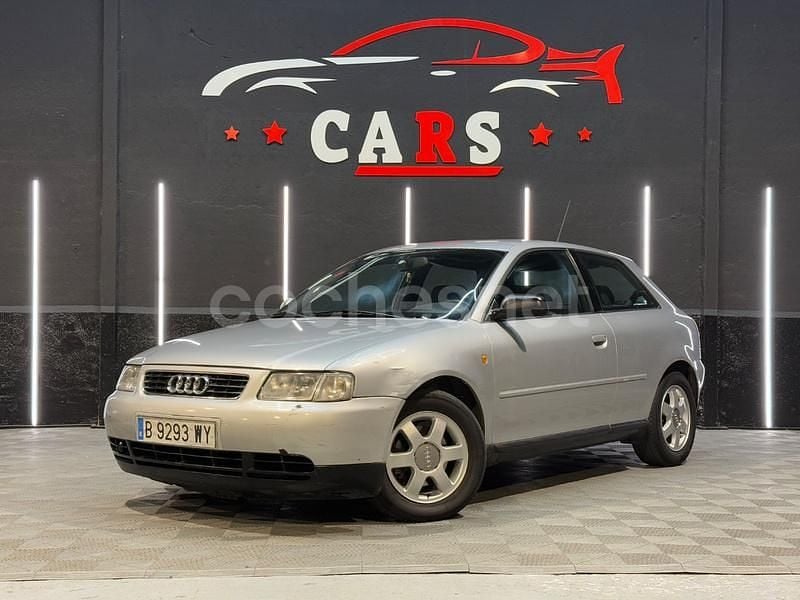 Gris / plata Usado 2000 Audi A3 Ambiente Berlina | 1990 € (Buen precio) - Imagen 1/4