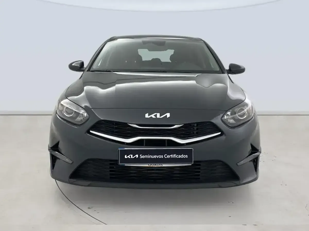Usado Kia Ceed 140 CV (102 kW) 2025 Gris Utilitario