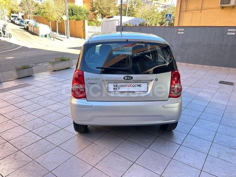 Usado Kia Picanto Active 65 CV (47 kW) 2008 Gris Utilitario