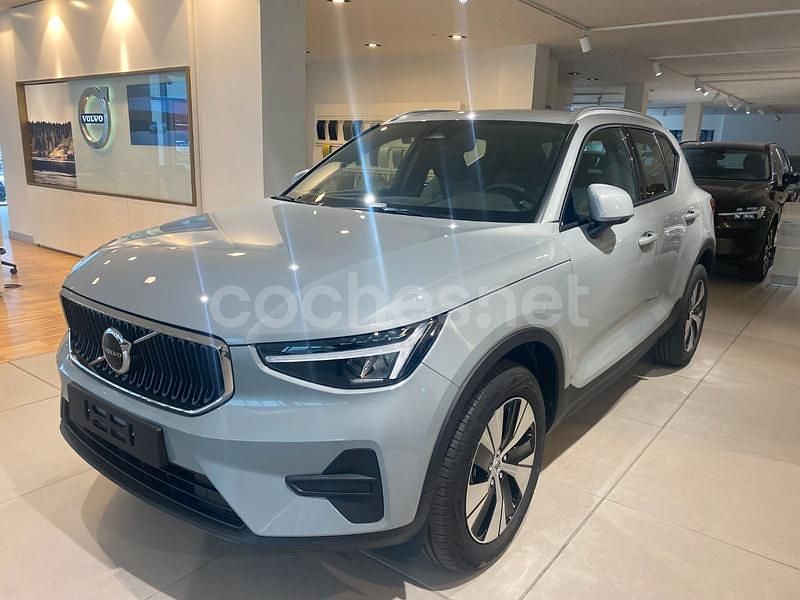 Azul Nuevo 2025 Volvo XC40 Core SUV | 38.500 € (Precio justo) - Imagen 1/4