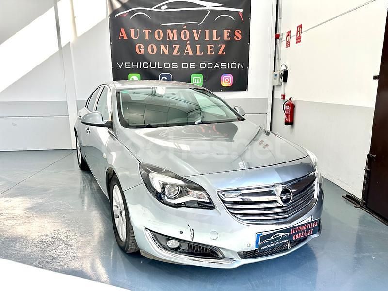 Gris / plata Usado 2015 Opel Insignia Sportive Berlina | 6999 € - Imagen 1/4