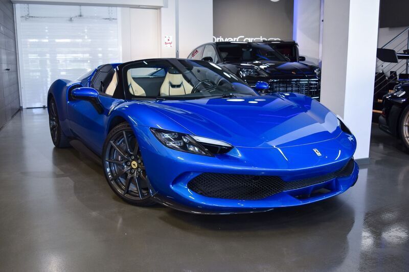 Azul Usado 2024 Ferrari 296 Coupe | 329.900 € - Imagen 1/4