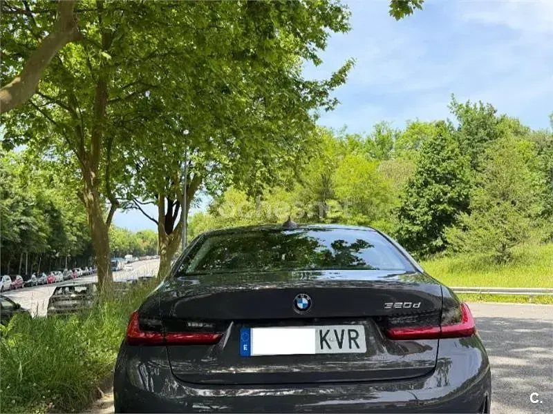 Usado BMW 320 190 CV (139 kW) 2019 Gris / plata Berlina