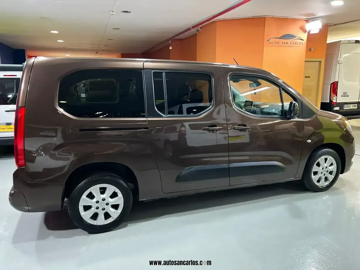 Usado Opel Combo Expression 105 CV (77 kW) 2018 Marrón Monovolumen