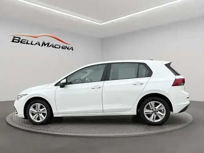 Usado VW Golf VIII Life 115 CV (84 kW) 2022 Blanco Berlina