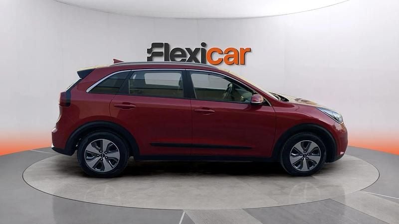 Käytetty Kia Niro 141 HP (103 kW) 2019 Punainen Katumaasturi