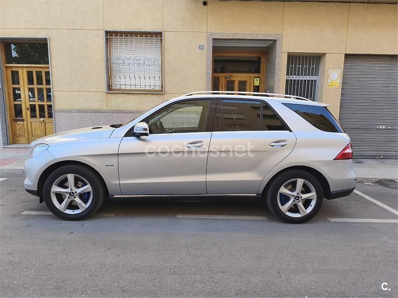 Gris / plata Usado 2011 Mercedes ML350 Edition 1 SUV | 16.800 € (Un poco caro) - Imagen 1/4