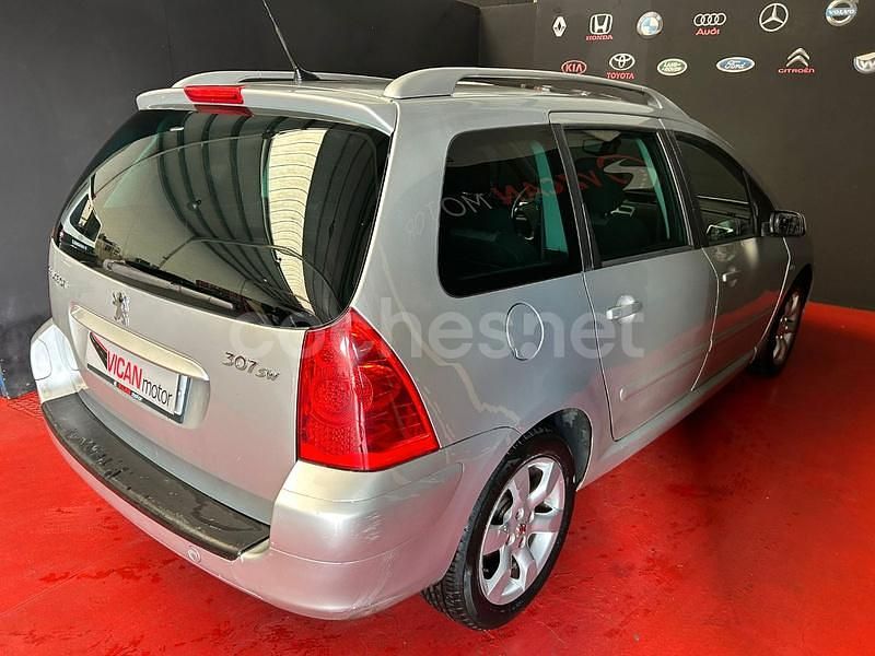 Usado Peugeot 307 110 CV (80 kW) 2006 Gris / plata Familiar
