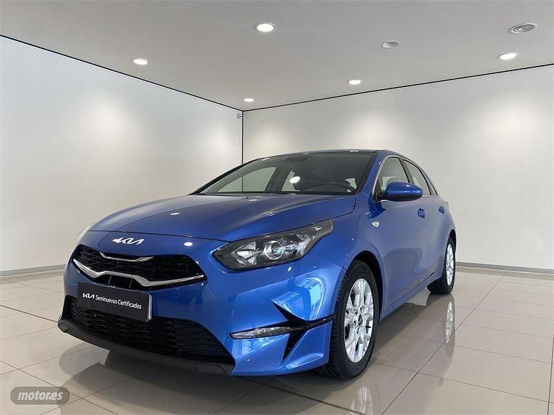 Azul Usado 2024 Kia Ceed Utilitario | 18.680 € (Precio justo) - Imagen 1/4
