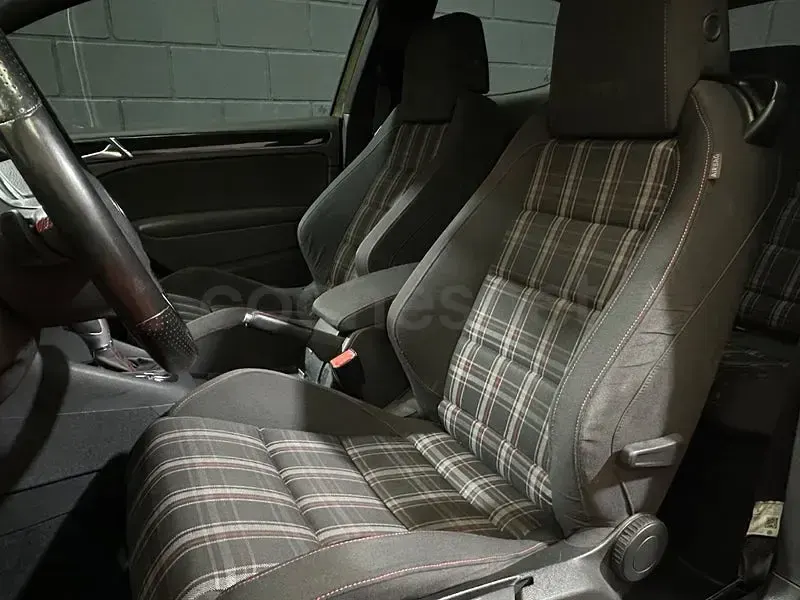 Usado VW Golf VI GTI 210 CV (154 kW) 2011 Gris / plata Utilitario