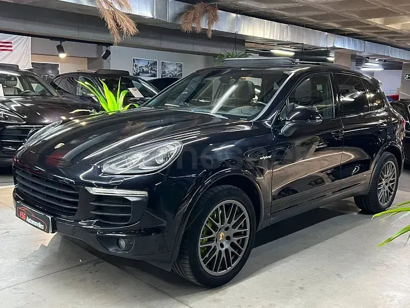 Usado Porsche Cayenne S E-Hybrid 416 CV (305 kW) 2017 Negro SUV