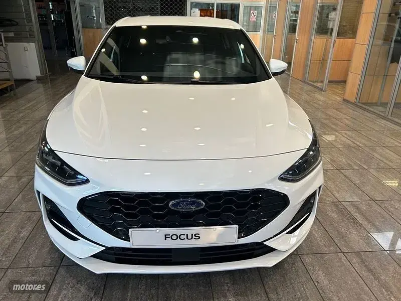 Usado Ford Focus ST-Line 125 CV (91 kW) 2022 Blanco Berlina