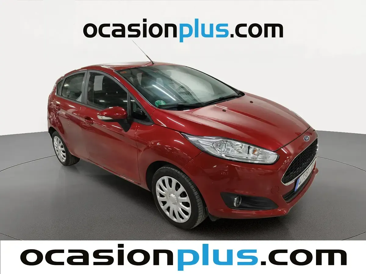 Usado Ford Fiesta Trend 82 CV (60 kW) 2016 Rojo Utilitario