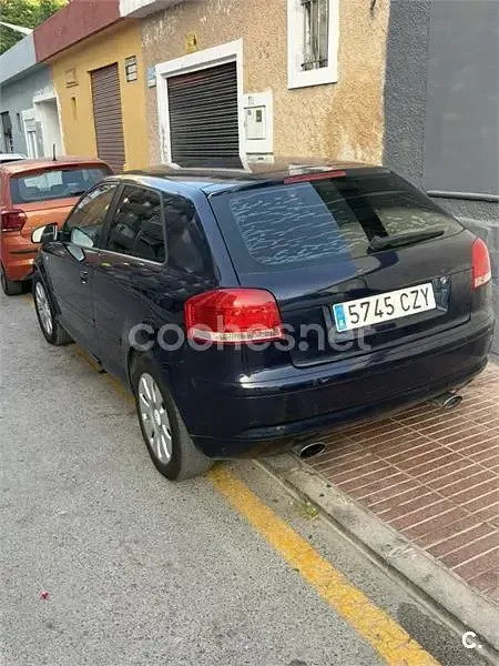 Usado Audi A3 Ambiente 115 CV (84 kW) 2004 Negro Utilitario