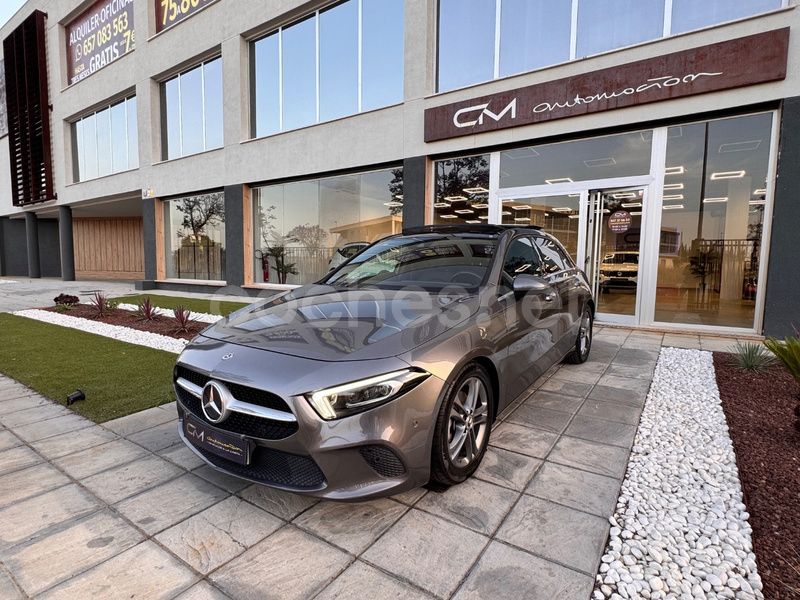 Gris / plata Usado 2019 Mercedes A200 Berlina | 23.990 € (Precio justo) - Imagen 1/4