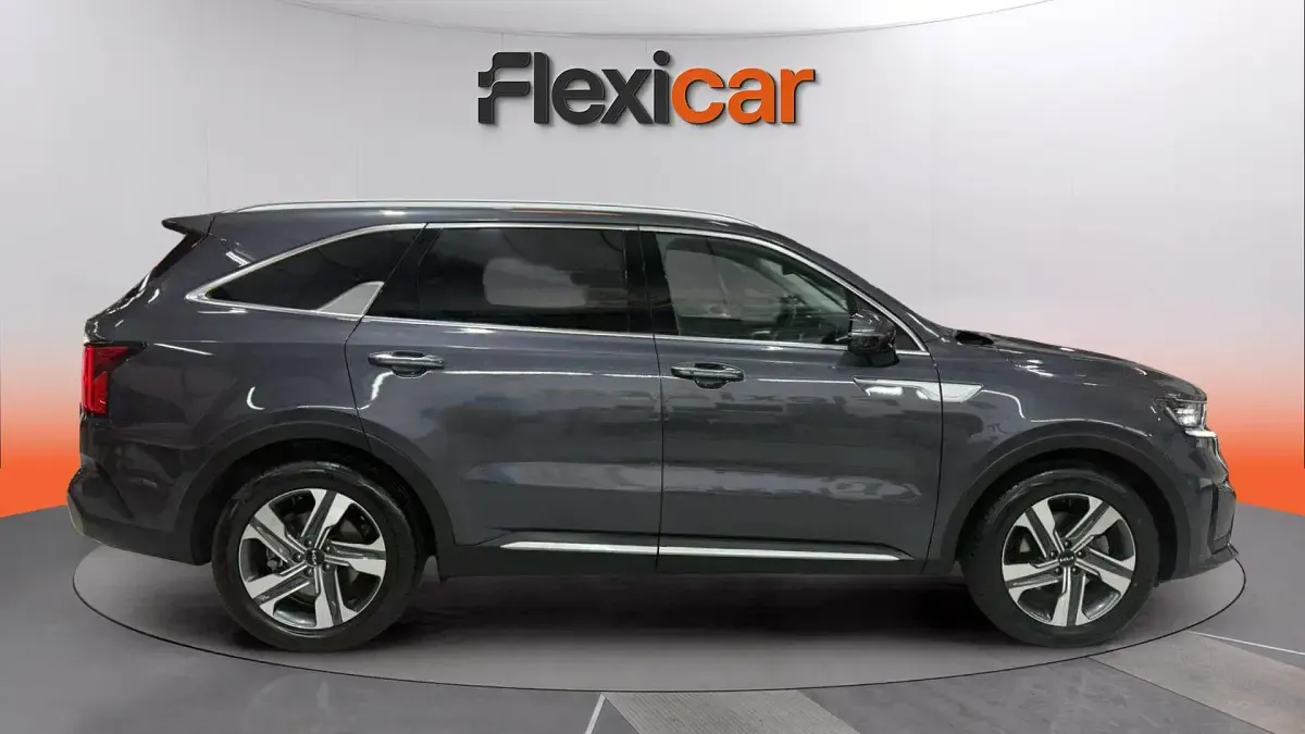 Usado Kia Sorento Plus 230 CV (169 kW) 2023 Gris SUV