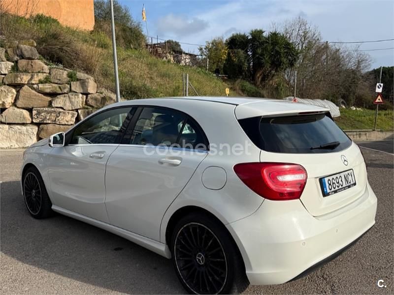 Usado Mercedes A180 Style 122 CV (89 kW) 2014 Blanco Berlina