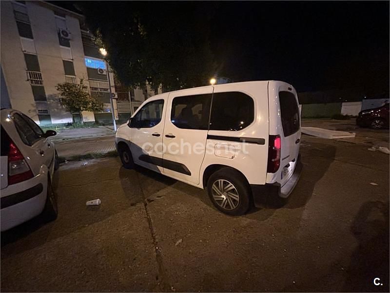 Usado Citroën Berlingo Live 100 CV (73 kW) 2019 Blanco Monovolumen