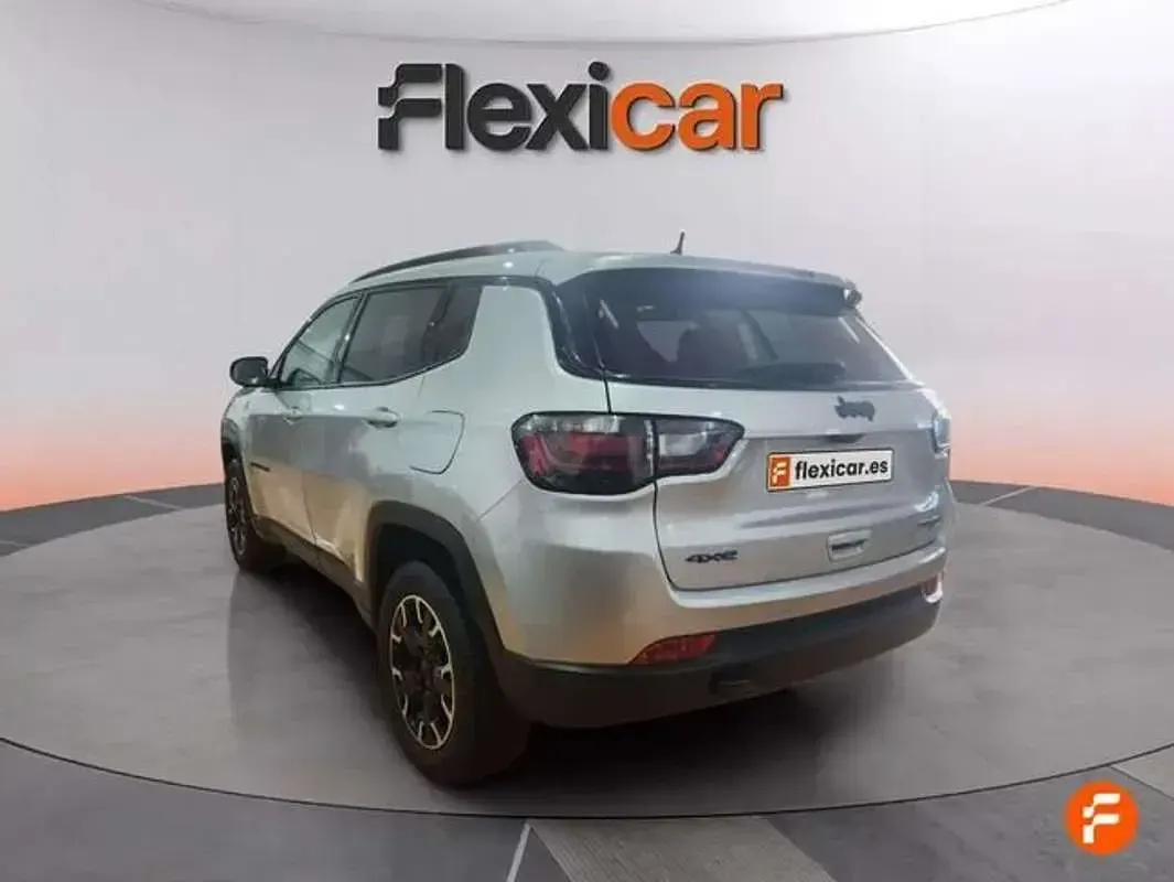 Usado Jeep Compass Trailhawk 241 CV (177 kW) 2022 Gris SUV